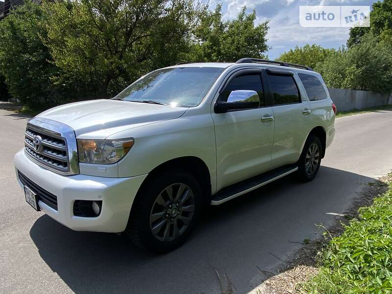 Toyota Sequoia (2008)