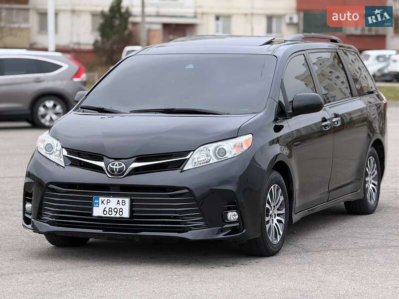 Toyota Sienna (2018)