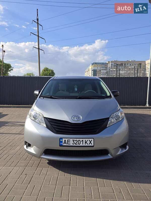 Toyota Sienna (2010)