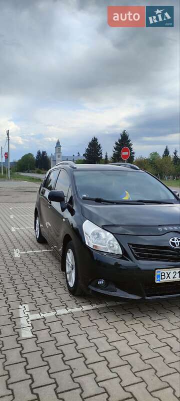 Toyota Verso (2012)