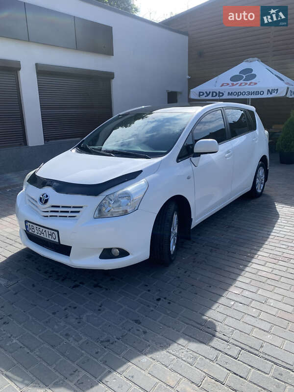 Toyota Verso (2010)