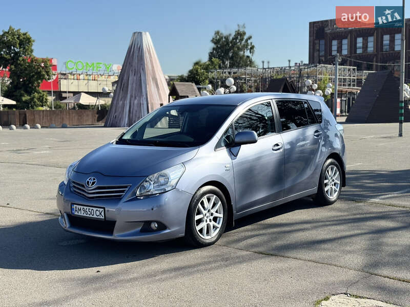 Toyota Verso (2011)