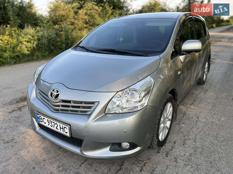 Toyota Verso (2012)