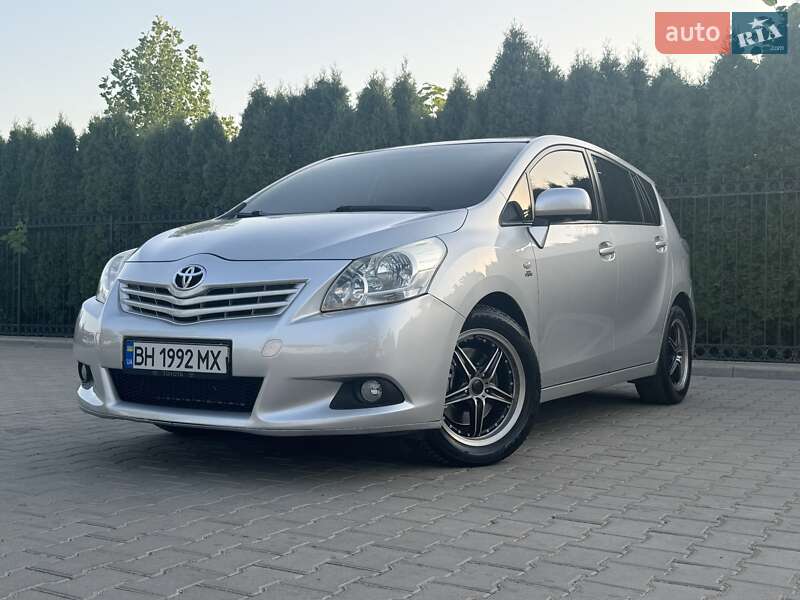 Toyota Verso (2011)
