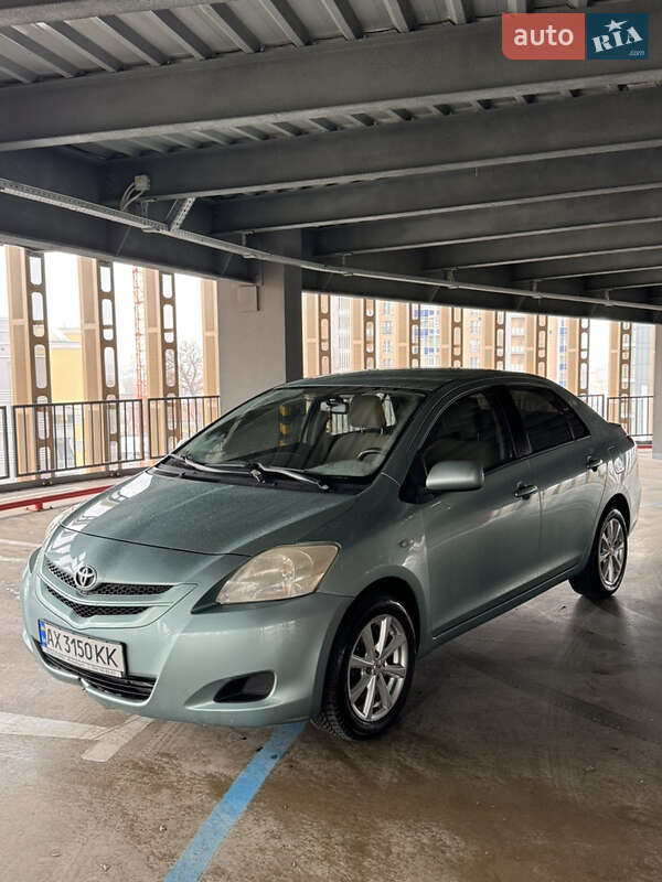 Toyota Yaris (2006)