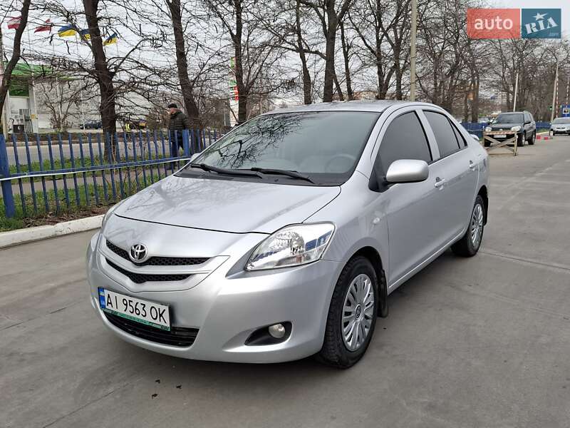 Toyota Yaris (2006)