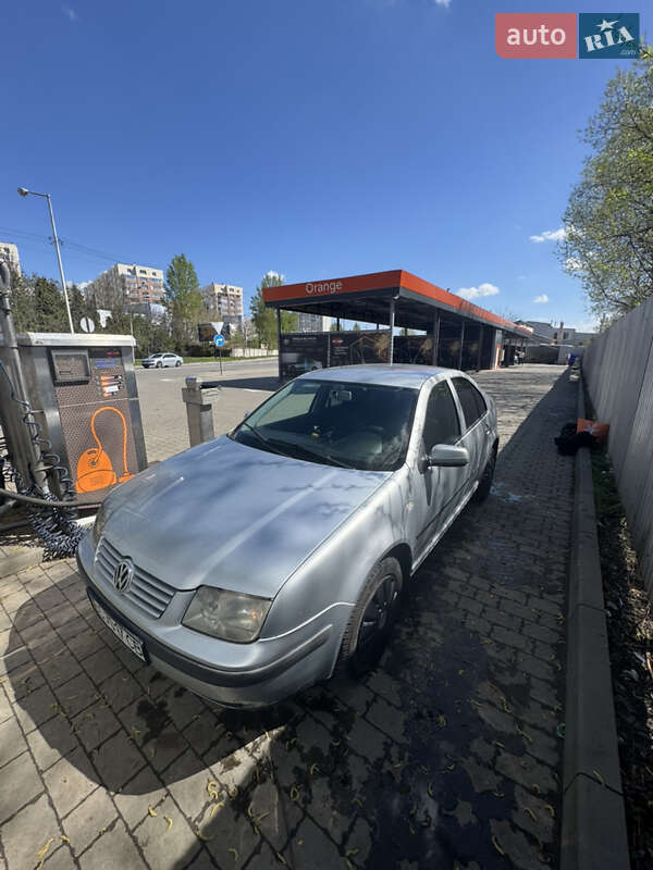 Volkswagen Bora (2001)
