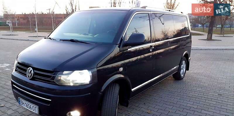 Volkswagen Caravelle (2011)