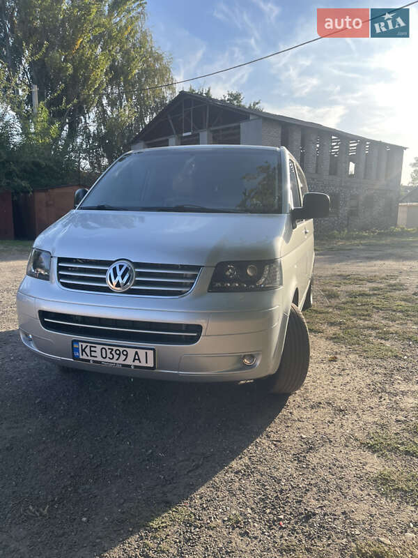 Volkswagen Caravelle (2008)