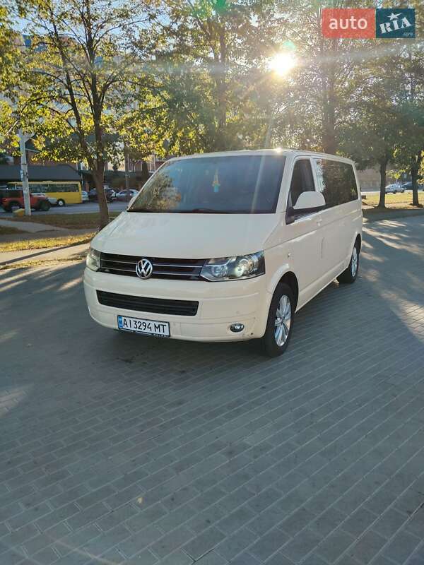 Volkswagen Caravelle (2012)