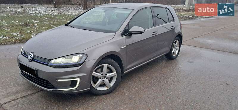Volkswagen E-golf (2015)