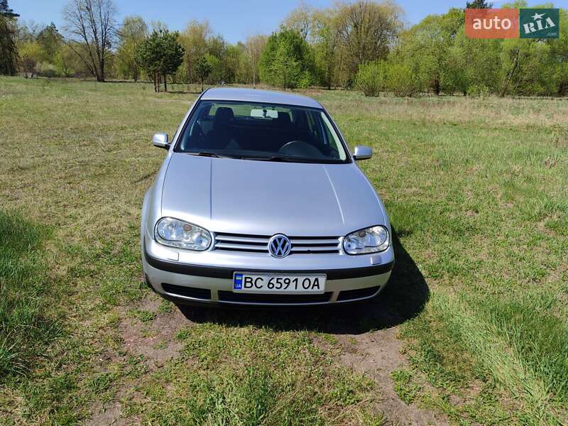 Volkswagen Golf (2002)