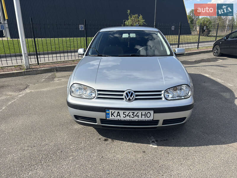 Volkswagen Golf (2002)
