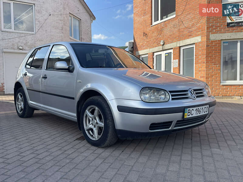 Volkswagen Golf (2002)