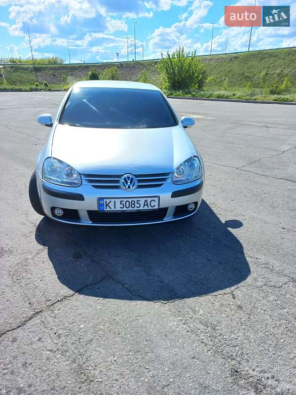 Volkswagen Golf (2005)