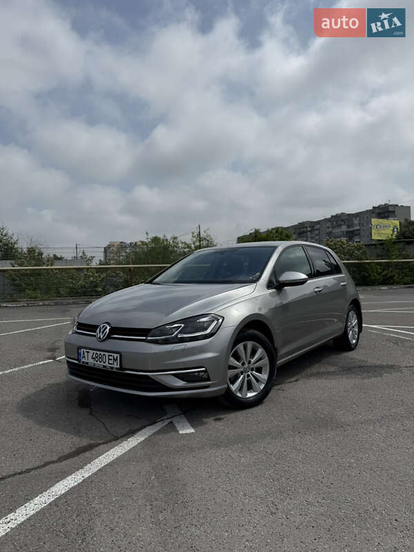 Volkswagen Golf (2020)