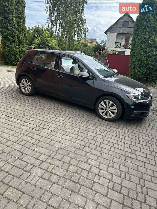 Volkswagen Golf (2017)