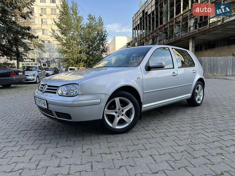 Volkswagen Golf (2003)
