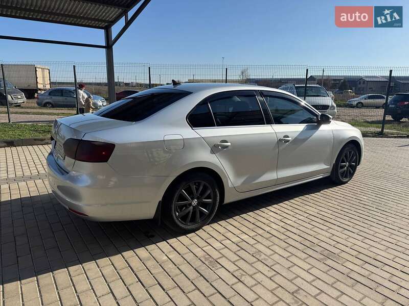 Volkswagen Jetta (2013)