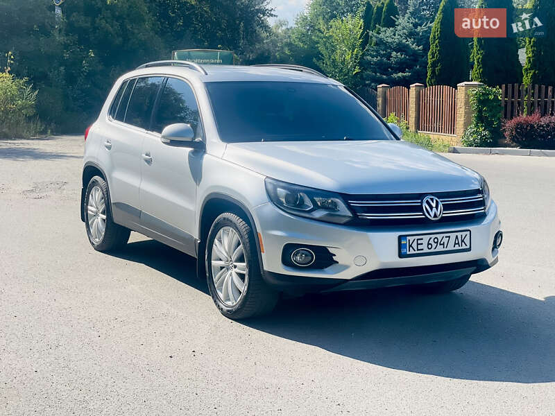 Volkswagen Tiguan (2015)