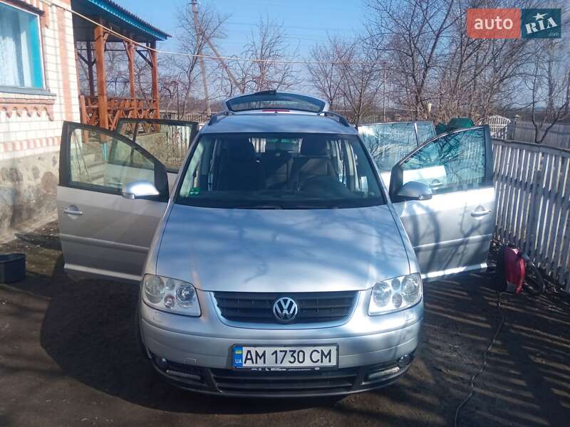 Volkswagen Touran (2005)