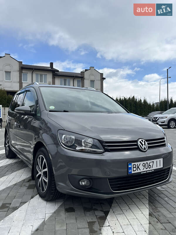 Volkswagen Touran (2015)