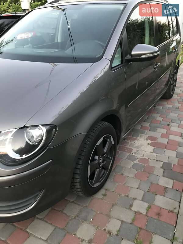 Volkswagen Touran (2010)