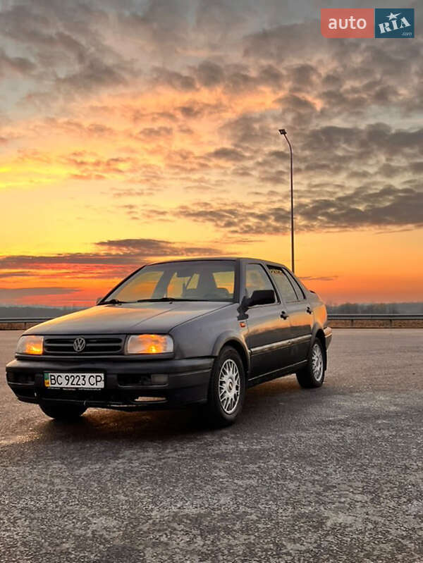 Volkswagen Vento (1994)