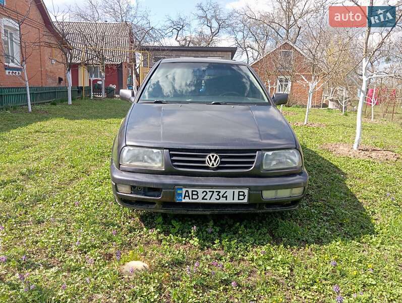 Volkswagen Vento (1994)