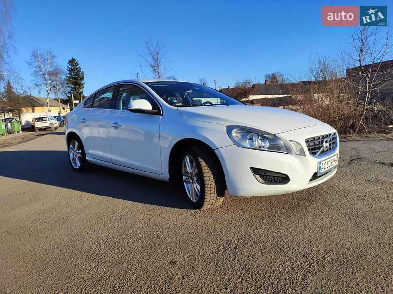 Volvo S60 (2012)