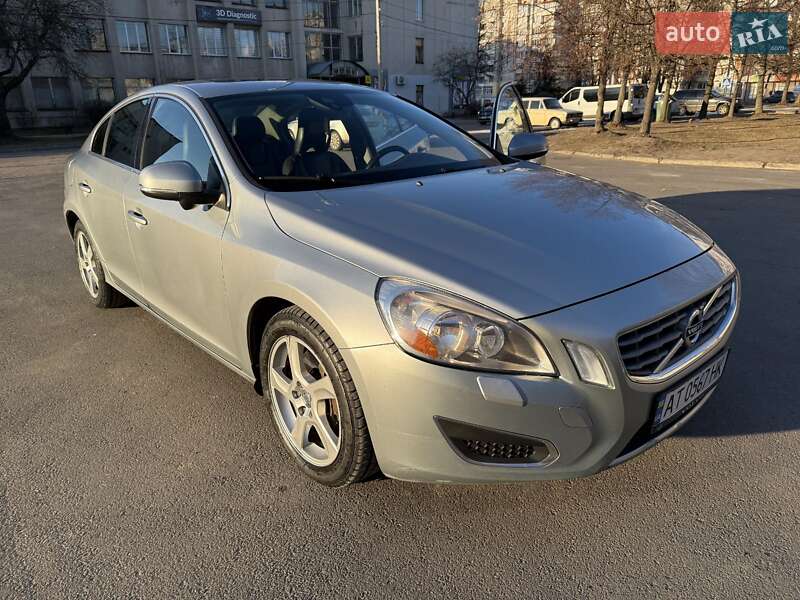 Volvo S60 (2013)