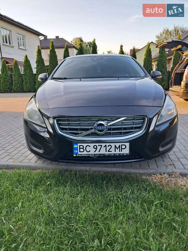 Volvo S60 (2012)