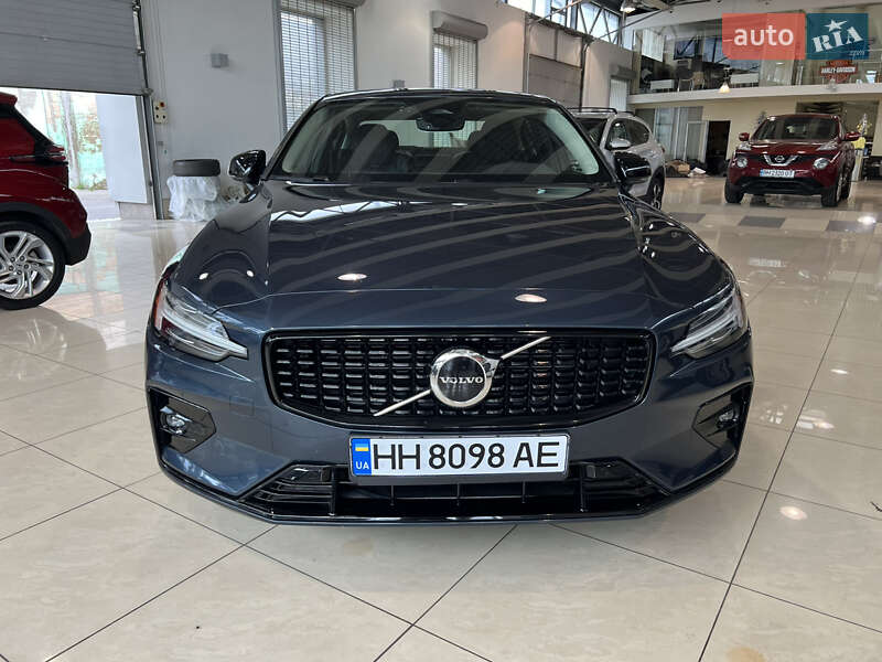 Volvo S60 (2024)
