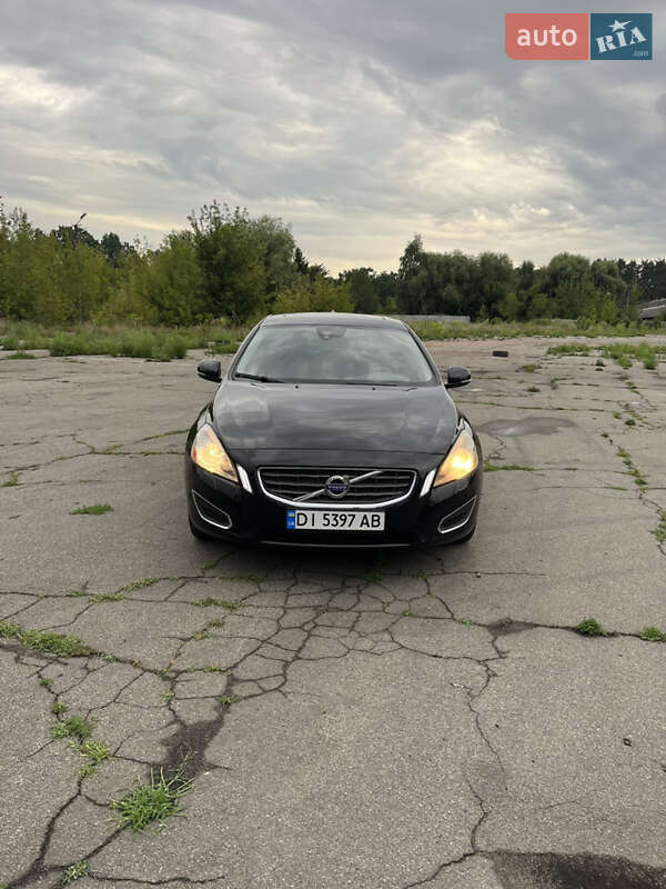 Volvo S60 (2012)
