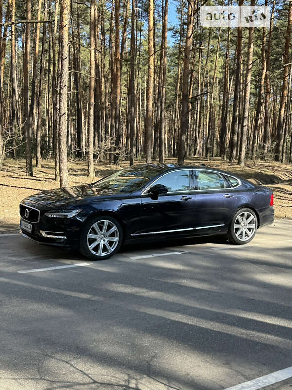 Volvo S90 (2016)