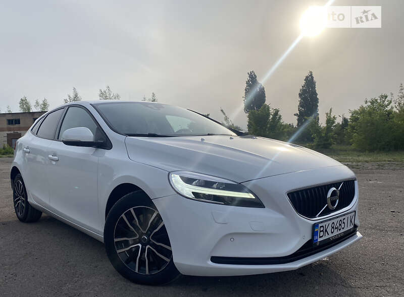 Volvo V40 (2017)
