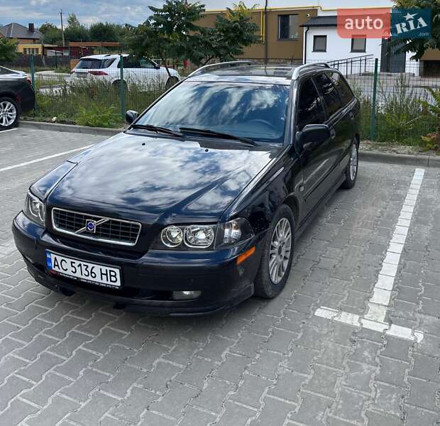 Volvo V40 (2004)