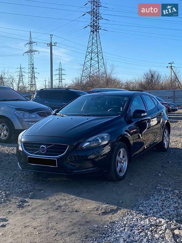 Volvo V40 (2016)