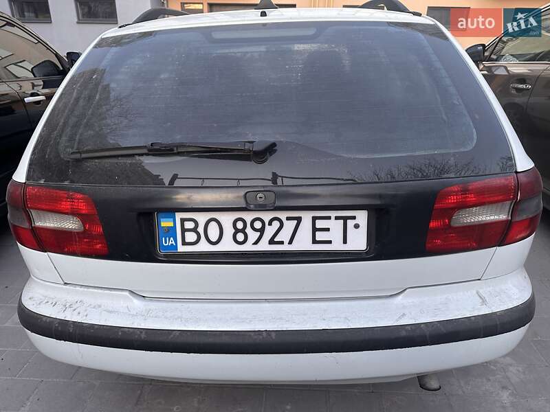 Volvo V40 (2001)