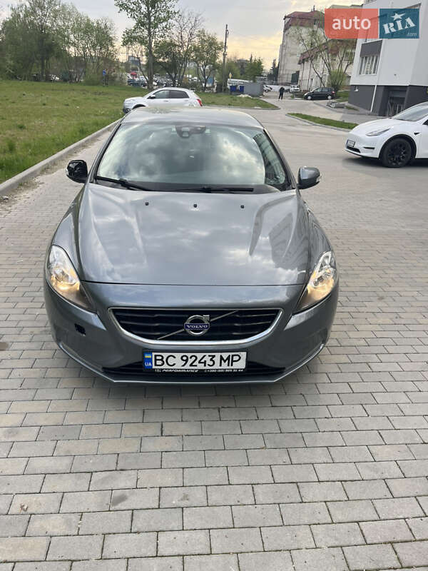 Volvo V40 (2015)