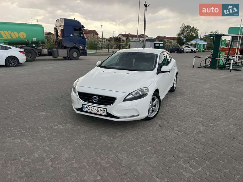 Volvo V40 (2014)