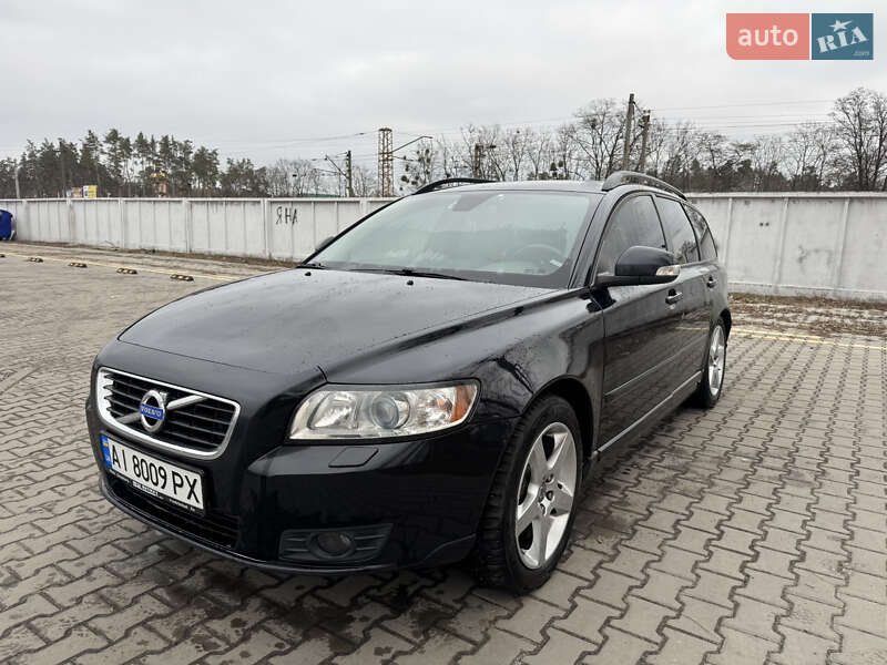 Volvo V50 (2010)