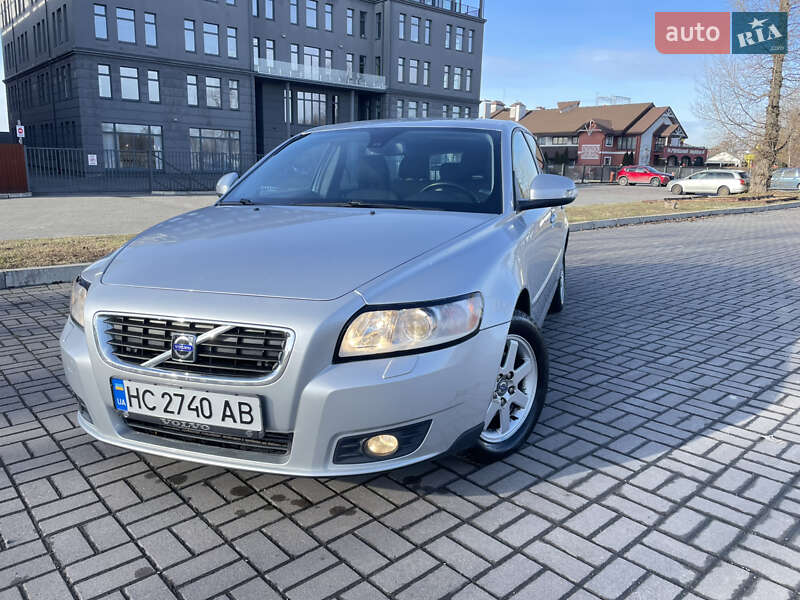 Volvo V50 (2009)