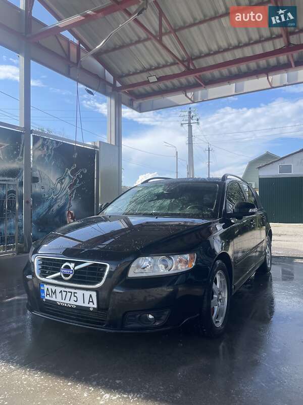 Volvo V50 (2010)