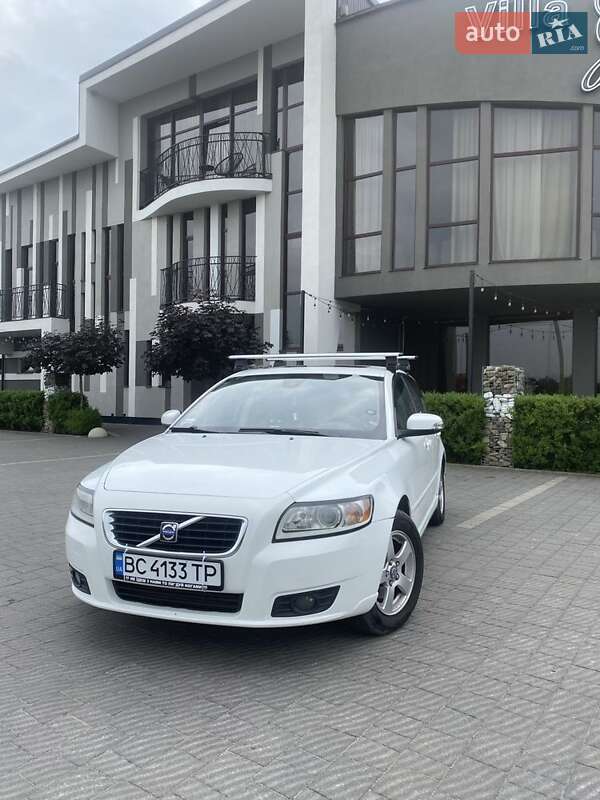 Volvo V50 (2008)