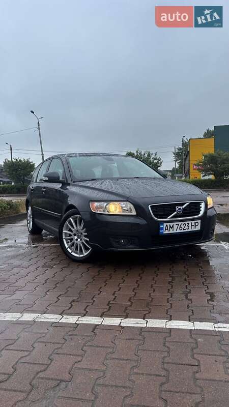 Volvo V50 (2010)