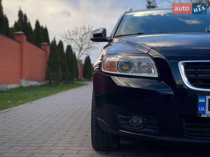 Volvo V50 (2009)
