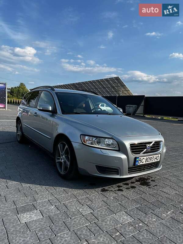 Volvo V50 (2008)