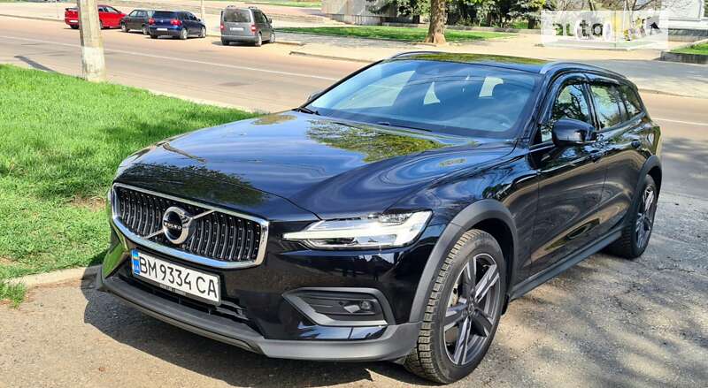 Volvo V60 cross country (2019)