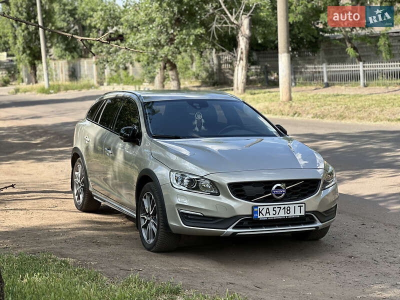 Volvo V60 cross country (2017)